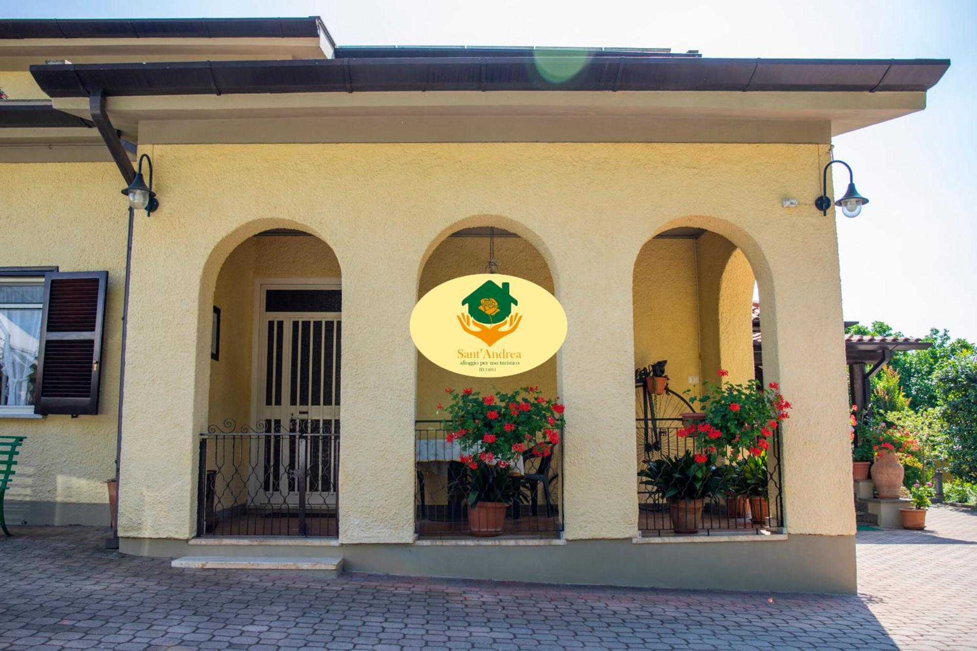Alloggio Per Uso Turistico Sant'Andrea Lariano Exterior foto