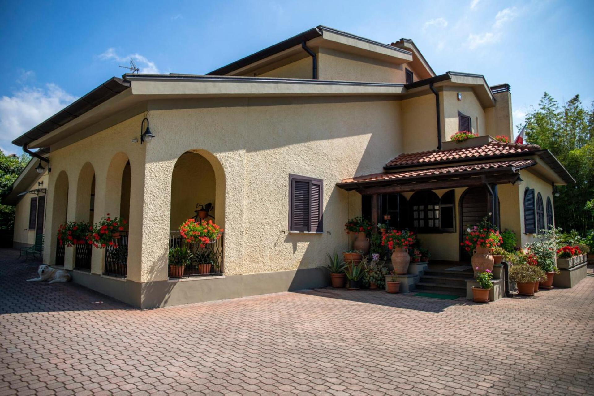 Alloggio Per Uso Turistico Sant'Andrea Lariano Exterior foto
